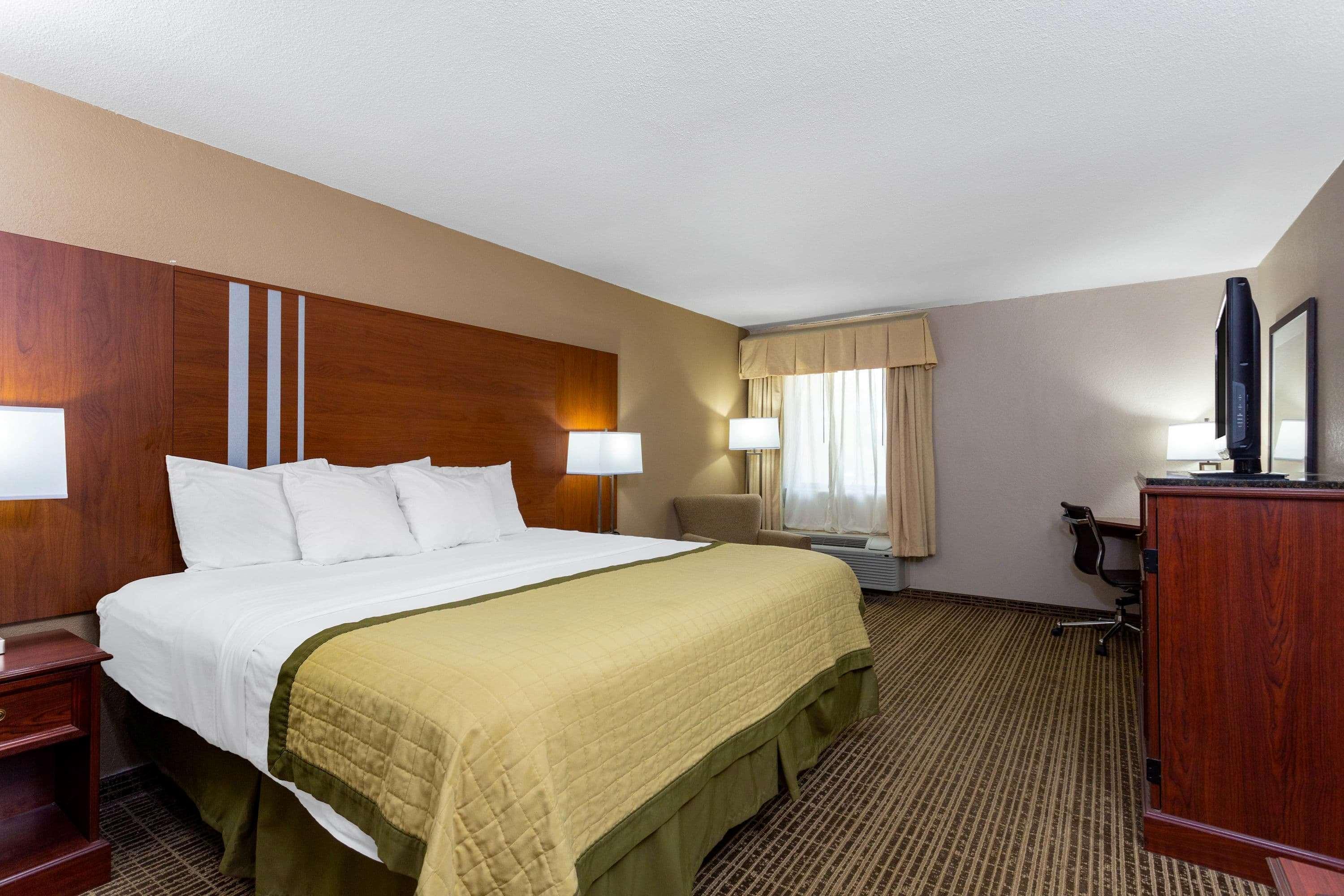 Baymont By Wyndham Elkhart Hotel Buitenkant foto