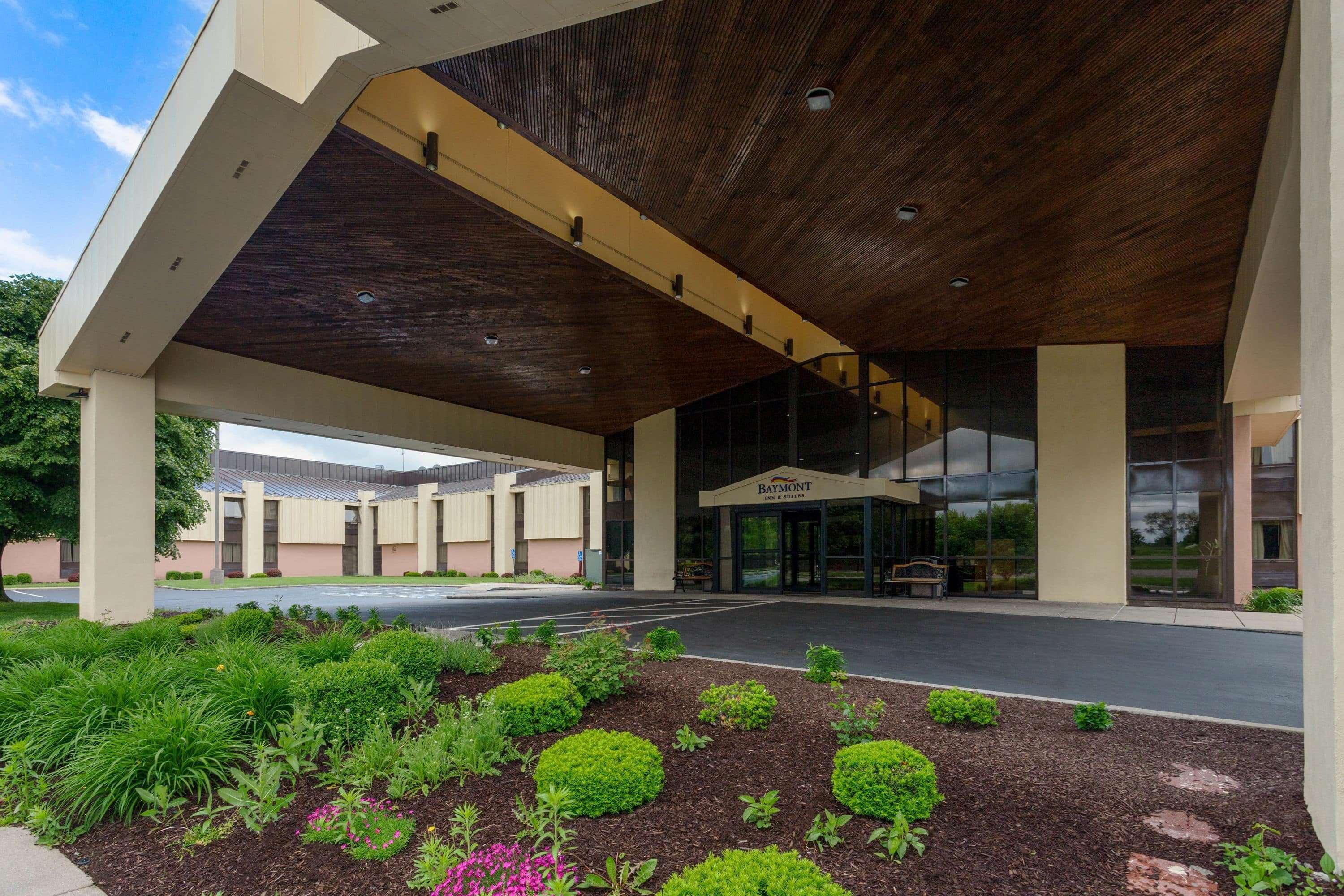 Baymont By Wyndham Elkhart Hotel Buitenkant foto