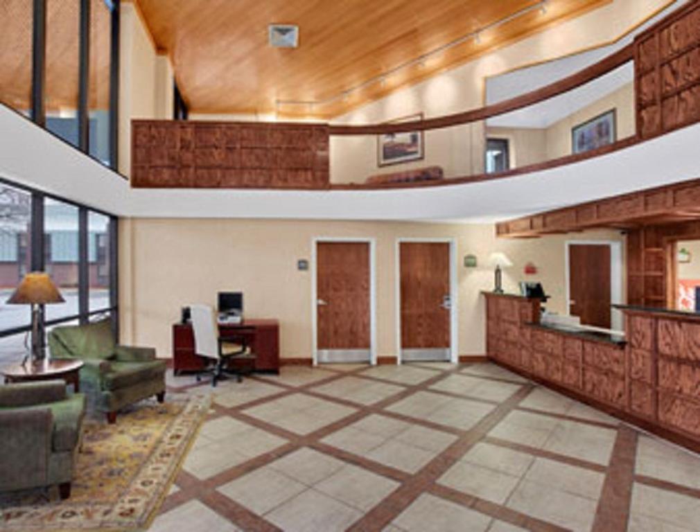 Baymont By Wyndham Elkhart Hotel Buitenkant foto